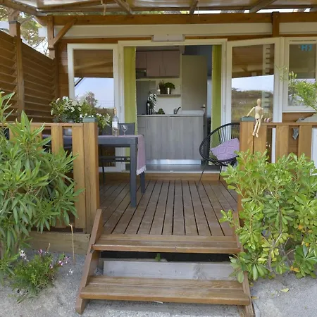 Sas Robrecht Kamp alanı Saint-Tropez