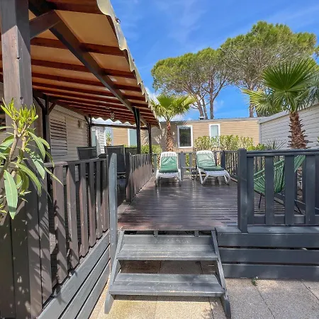Sas Robrecht Kamp alanı Saint-Tropez